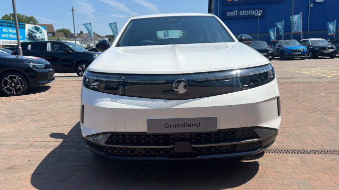 Vauxhall Grandland 157kW Design 73kWh 5dr Auto Electric Hatchback - Image 21
